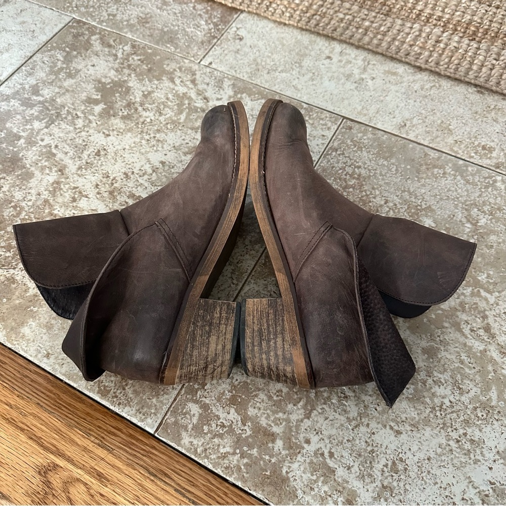 Free People Women's Brown Ankle Boots - Picture 6 of 13